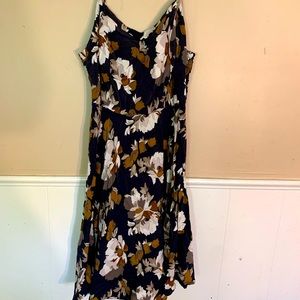 Old nave floral dress